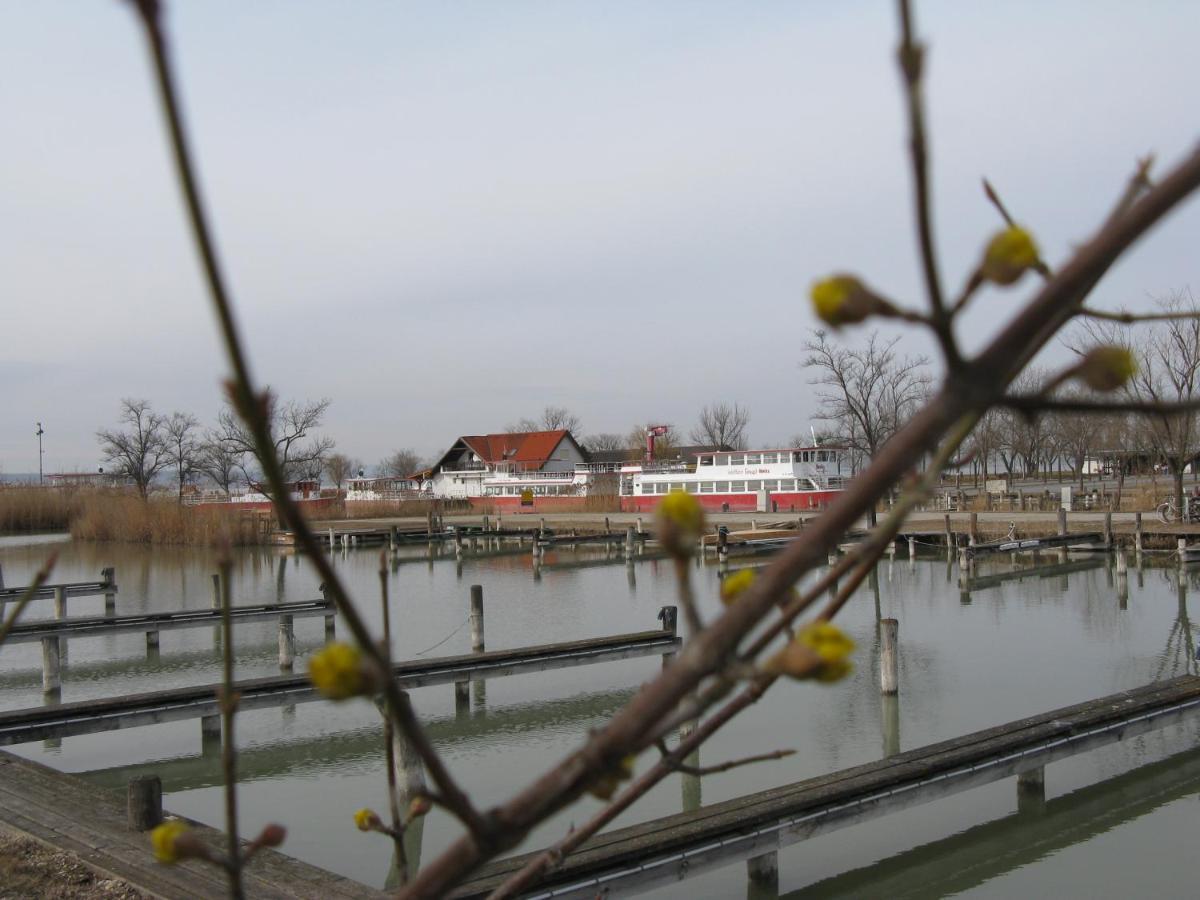 Stieglerhof Kg -Apartments Illmitz- エクステリア 写真